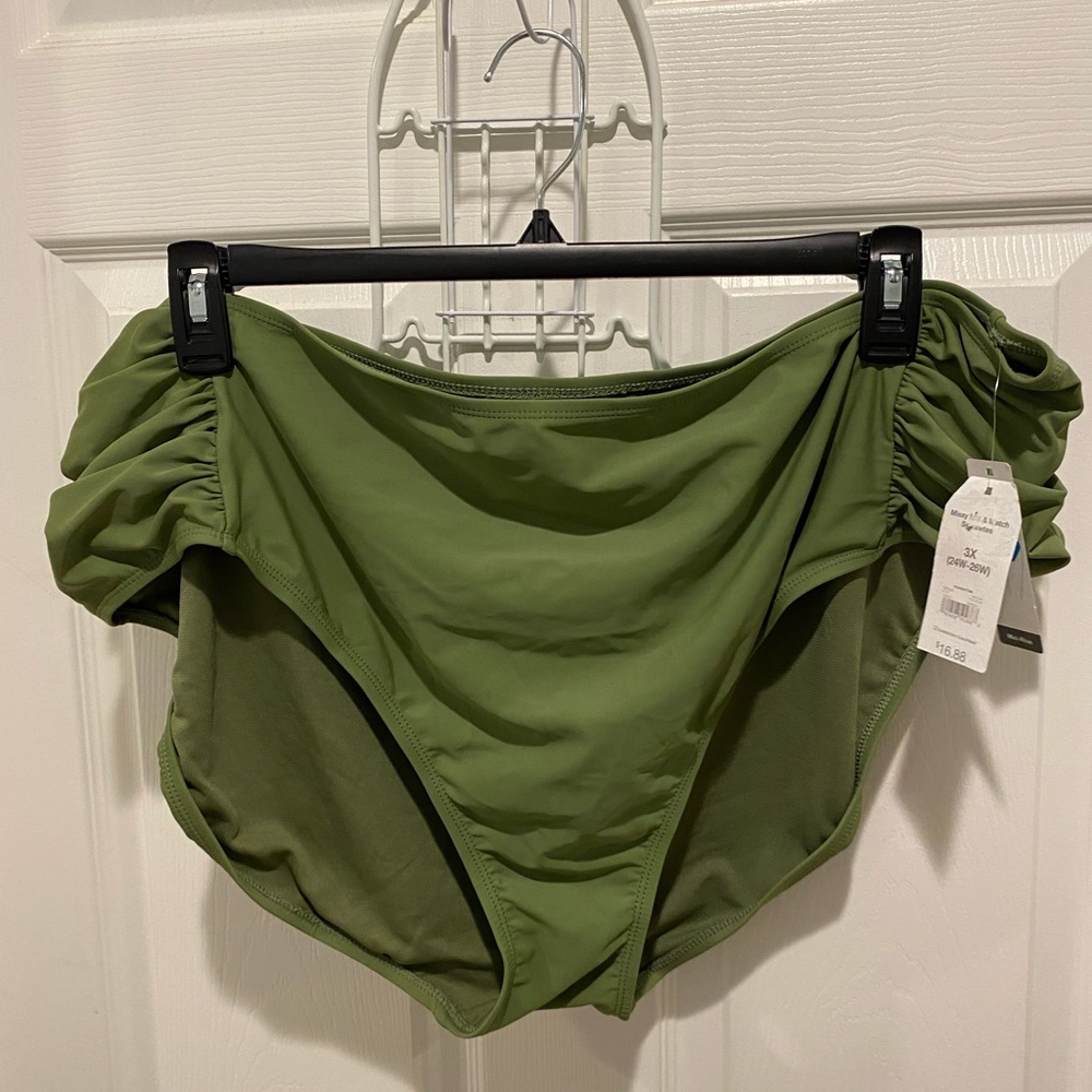 Ruched swim bottom